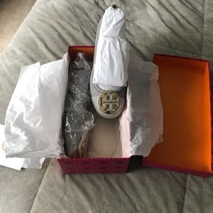 Tory Burch ballet flats in grey
